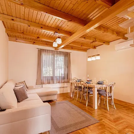 Posteleki Vendeghaz-nyugalom Szigetei *