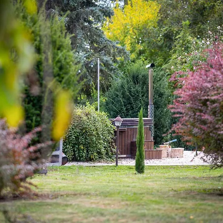 Posteleki Vendeghaz-nyugalom Szigetei Holiday home *
