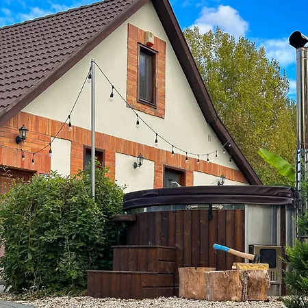 Posteleki Vendeghaz-nyugalom Szigetei