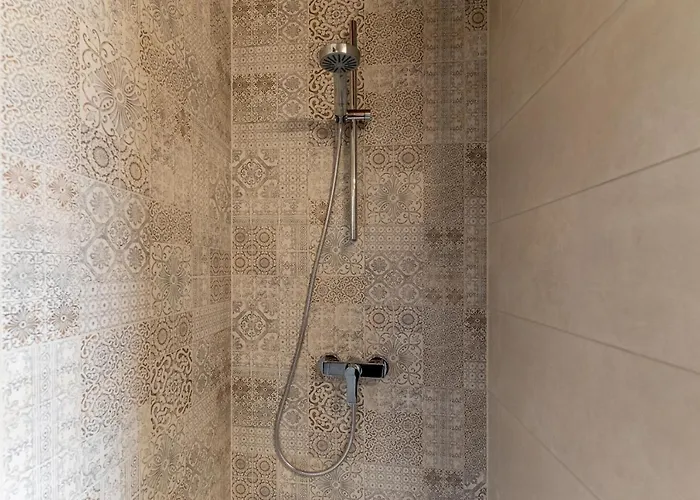 Posteleki Vendeghaz-nyugalom Szigetei *