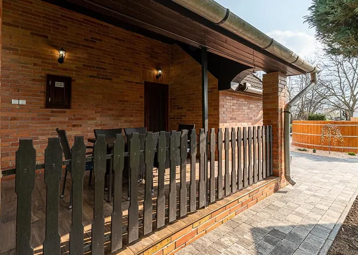 Posteleki Vendeghaz-nyugalom Szigetei *