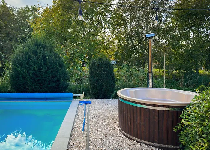 Posteleki Vendeghaz-nyugalom Szigetei *