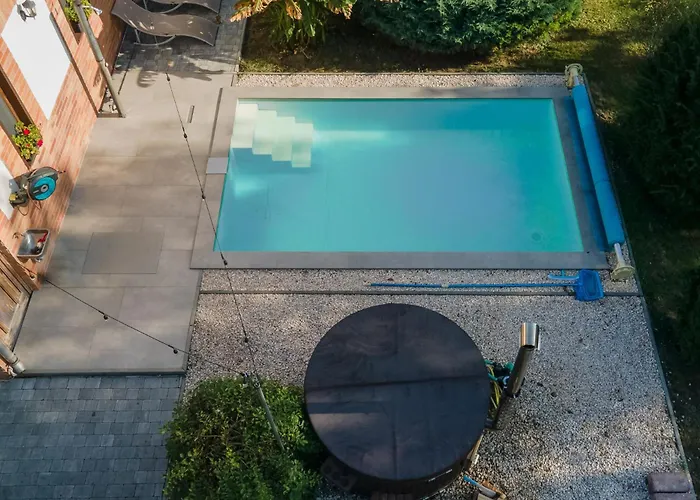 Posteleki Vendeghaz-nyugalom Szigetei * 귤러